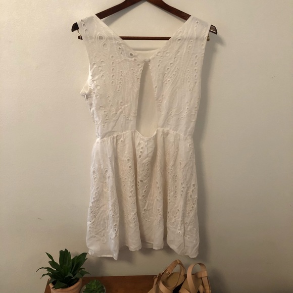 Forever 21 eyelet dress - Picture 2 of 6